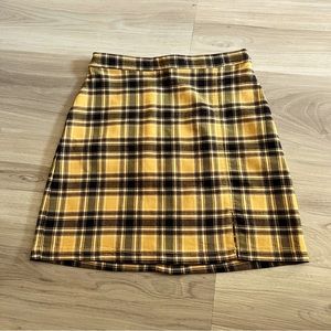 Hollister Black & Yellow Plaid Mini Skirt with Slit